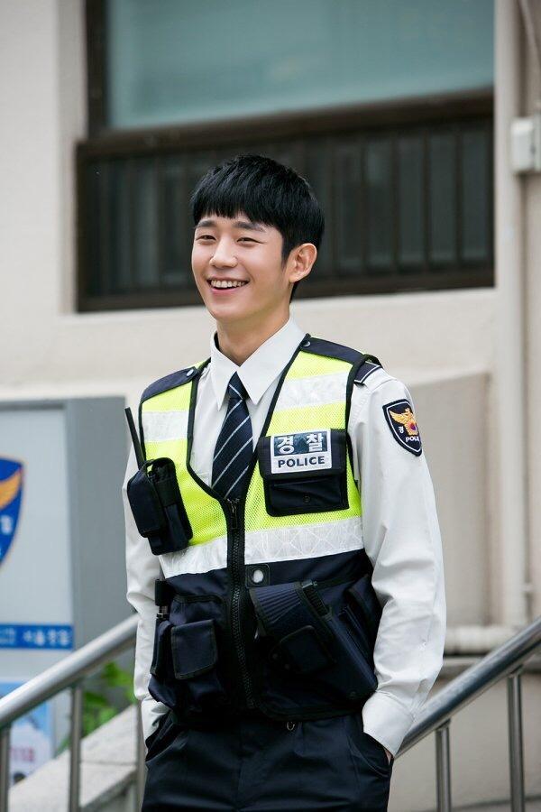 《当你沉睡时》,李钟硕的男主和丁海寅的警察小哥哥,更爱哪个