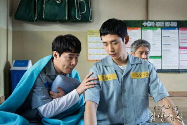 《当你沉睡时》,李钟硕的男主和丁海寅的警察小哥哥,更爱哪个