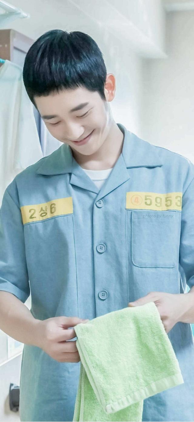 《当你沉睡时》,李钟硕的男主和丁海寅的警察小哥哥,更爱哪个