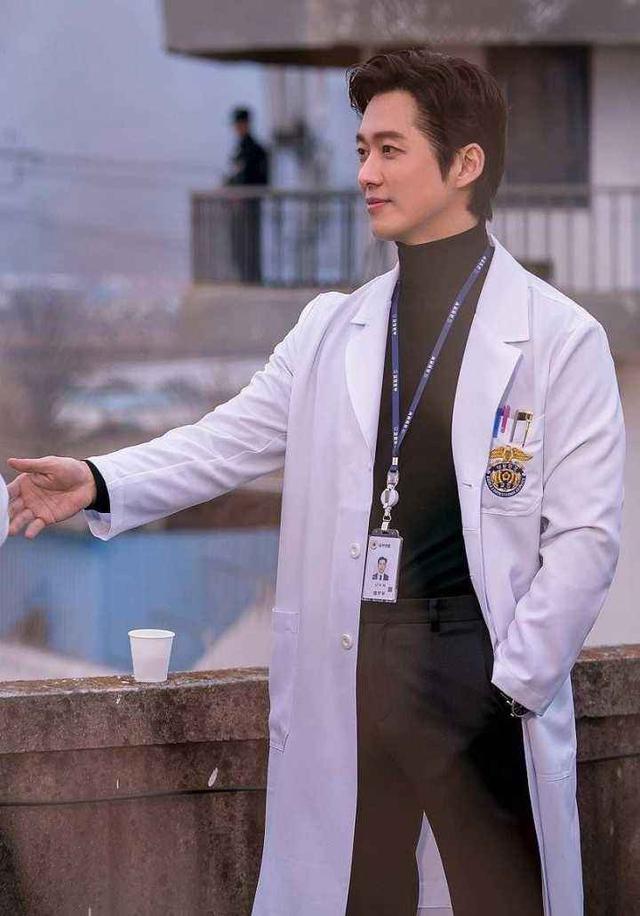 四位韩剧“魅力大叔”,南宫珉演腹黑好帅,朱智勋成熟男人味爆棚