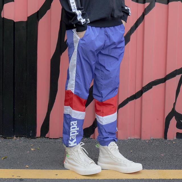 新式校服你穿过吗?趣味卫裤让你刮目相看