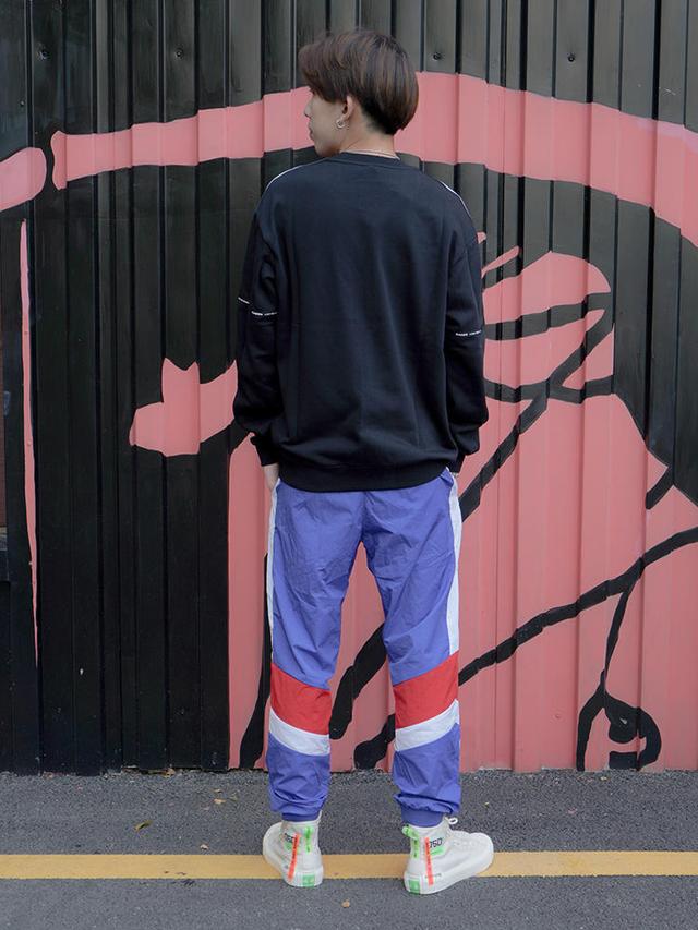 新式校服你穿过吗?趣味卫裤让你刮目相看