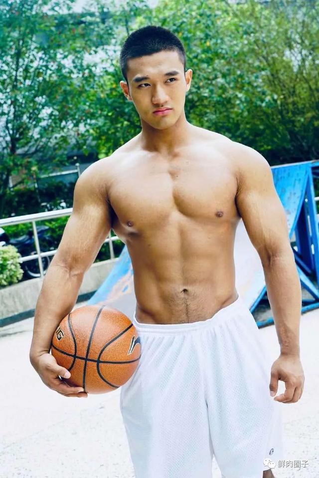 现在的大肌霸,真是一个比一个大