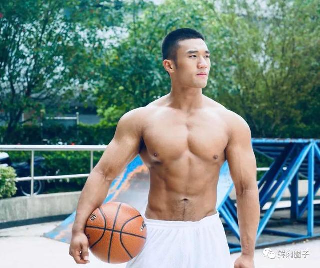 现在的大肌霸,真是一个比一个大