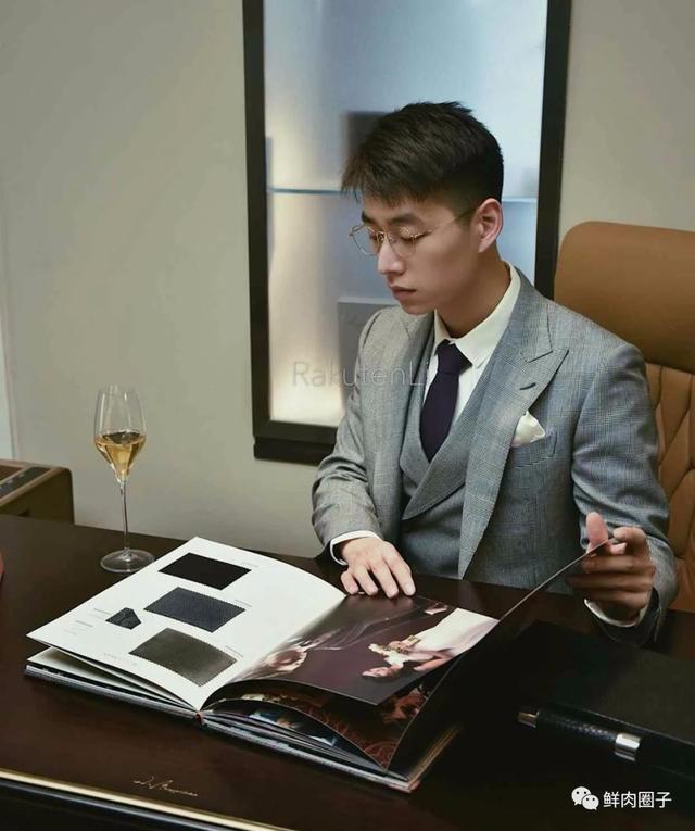 刷完这波肌肉小奶狗!网友:只恨我不是肖一遣