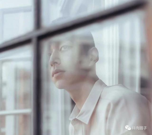 刷完这波肌肉小奶狗!网友:只恨我不是肖一遣