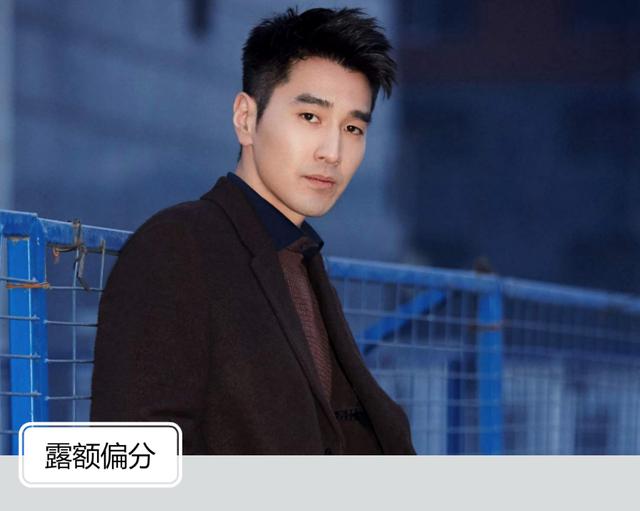 男人35岁以后,发型怎么剪才合适?试试这6款造型,时尚又有魅力