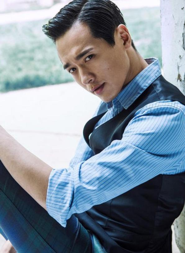 高云翔轻微发福了!2年前的他真的挺帅气,发型也很潮很好看