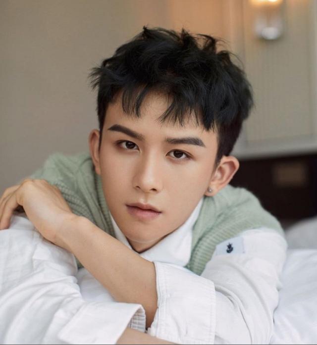 男生纠结下次剪什么发型?试试这3款潮流个性短发,剪完很帅气