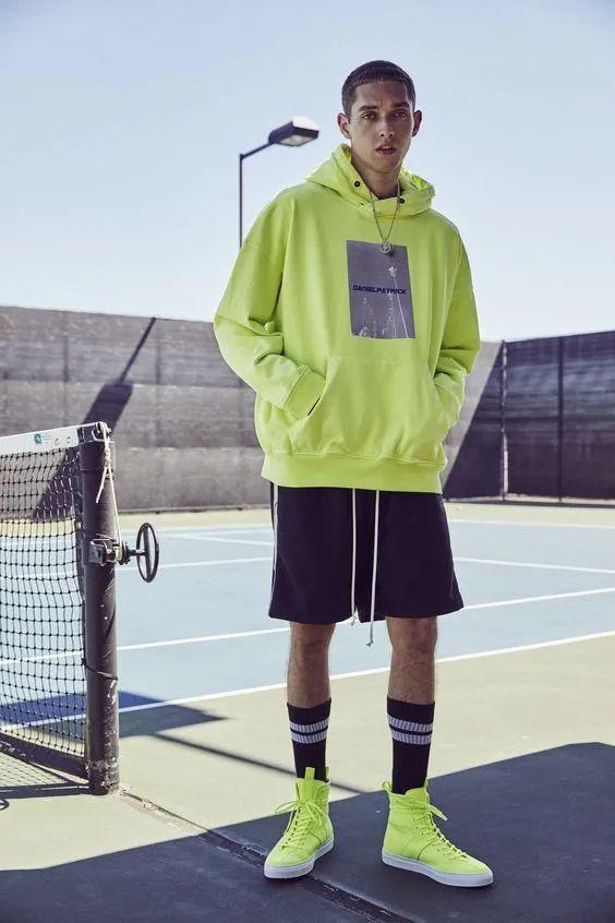 男人过了40岁,只穿沉稳的风格?这4款单品让造型时髦减龄