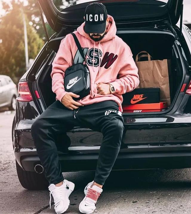 男人过了40岁,只穿沉稳的风格?这4款单品让造型时髦减龄