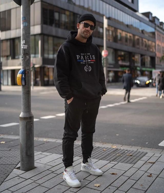 男人过了40岁,只穿沉稳的风格?这4款单品让造型时髦减龄