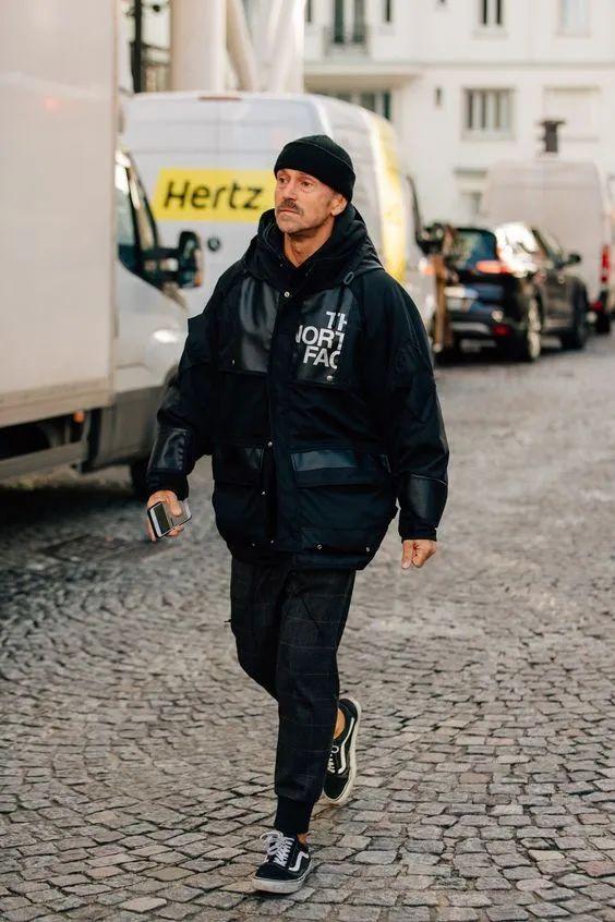 男人过了40岁,只穿沉稳的风格?这4款单品让造型时髦减龄