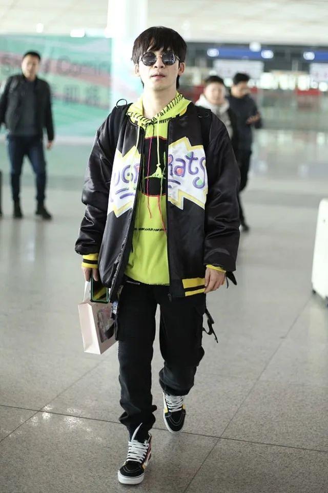 大张伟时髦出行,身高175轻松穿出潮流范,他最爱这些运动单品
