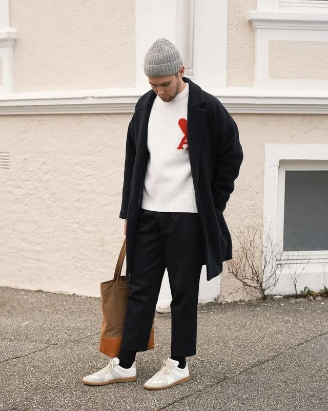 穿西裤一直搭配皮鞋?风格太单调了,换运动鞋试试,造型时髦出众