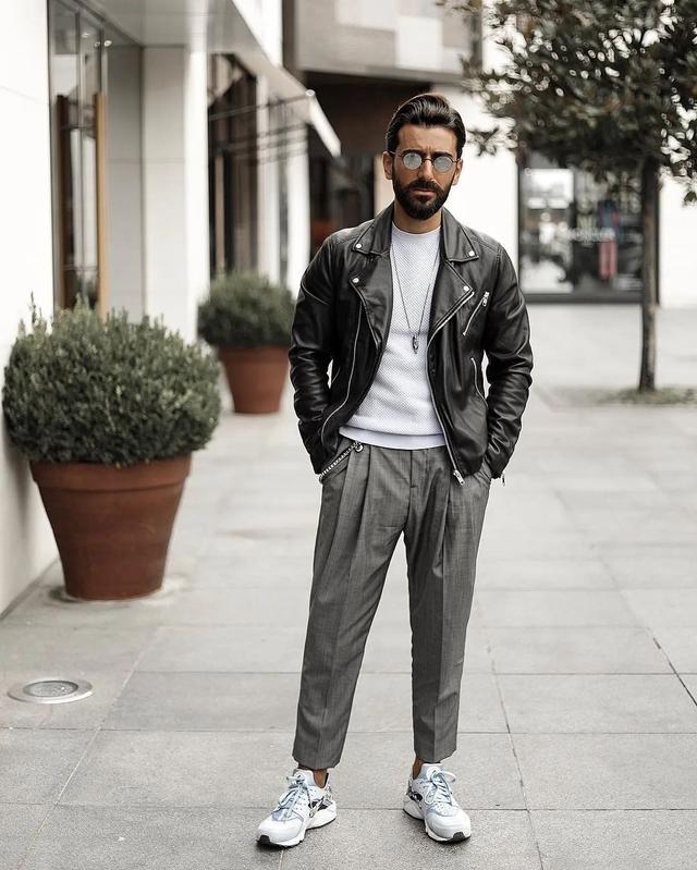 穿西裤一直搭配皮鞋?风格太单调了,换运动鞋试试,造型时髦出众