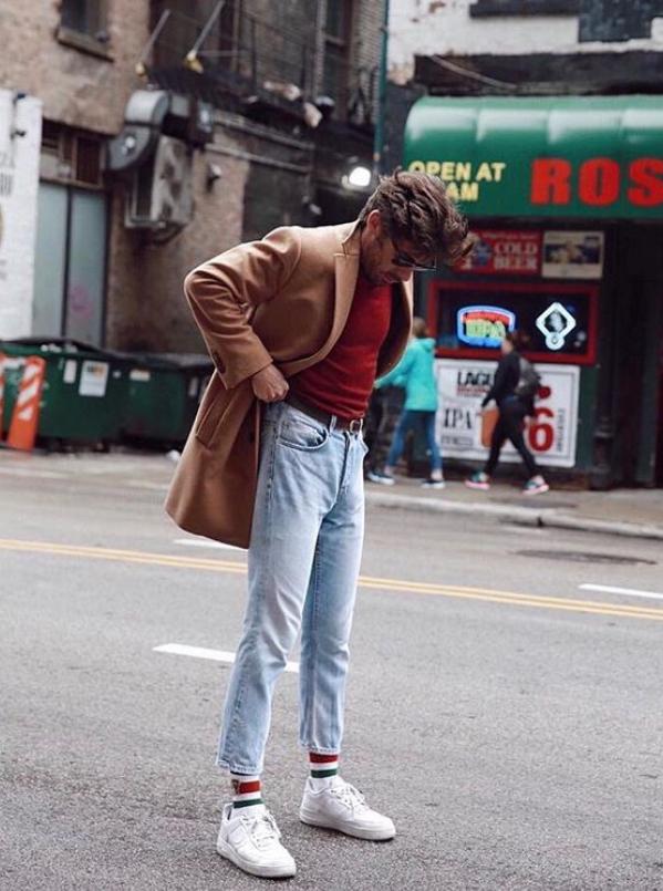 男士穿牛仔裤总觉得单调?换上一条九分裤的款式,造型时髦感大增