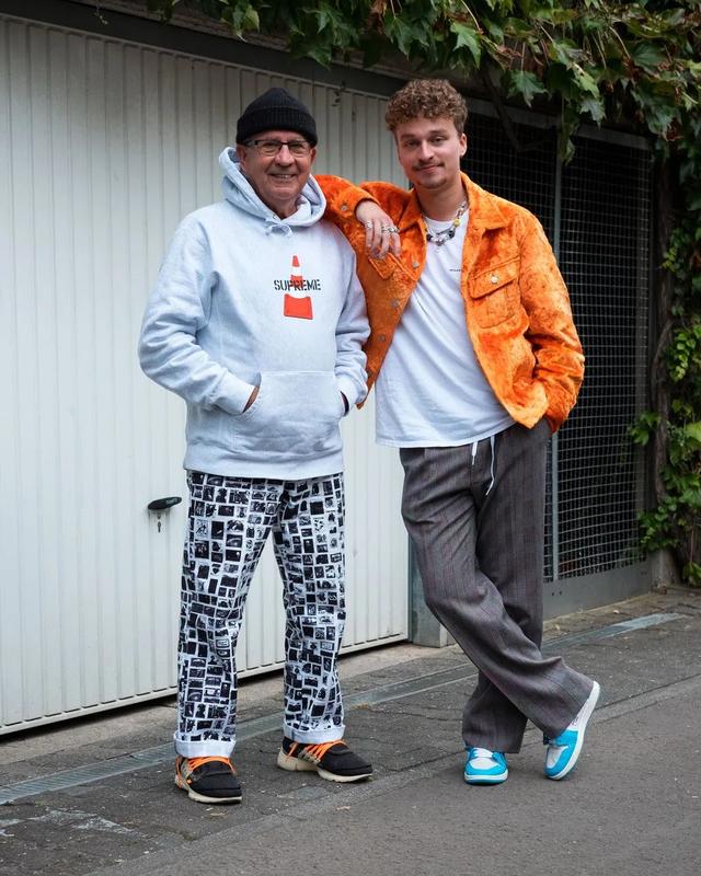 74岁还在追潮流,通过搭配分享,拥有82万粉丝