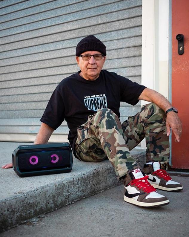 74岁还在追潮流,通过搭配分享,拥有82万粉丝