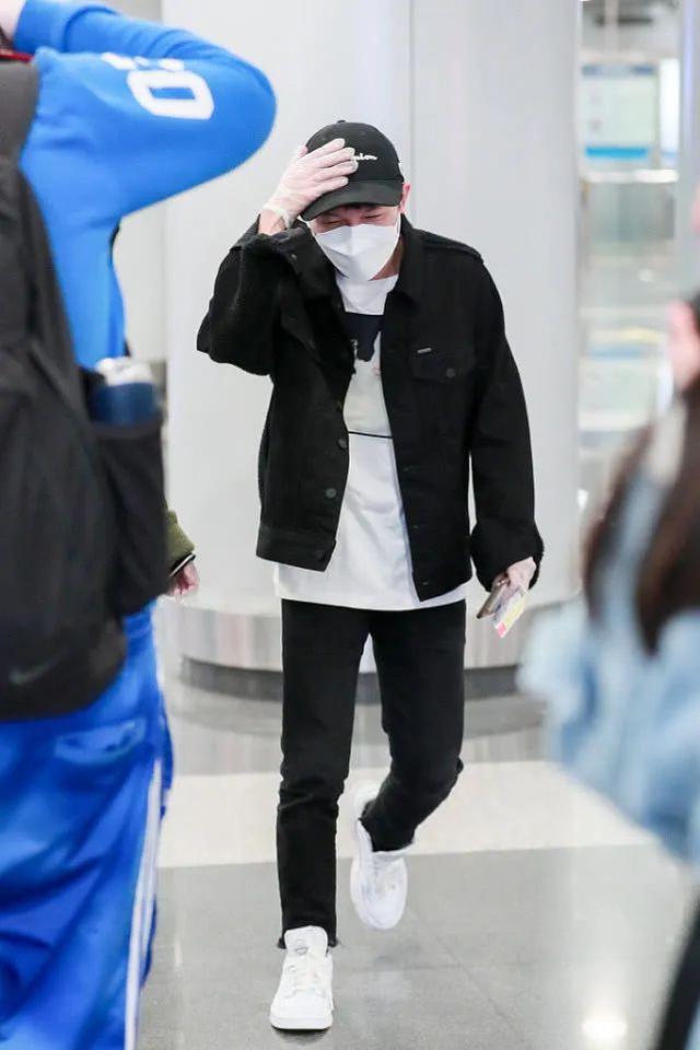 个子不到170怎么穿?看看身高161的周深,造型时髦又显高