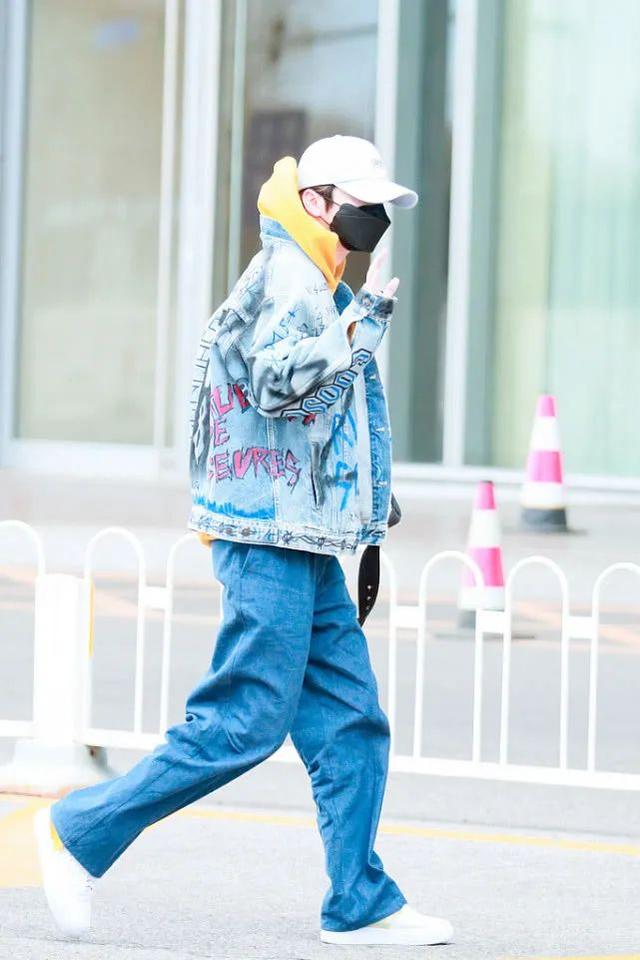 鹿晗黄子韬帅气复工,两人打造“兄弟装”,造型潮流范十足