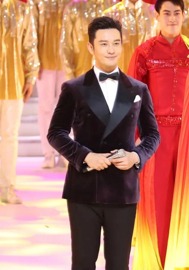 身高179的黄晓明油腻腿短?他西装造型很完美,满屏的绅士范