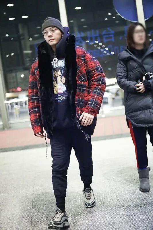 连帽卫衣个个都在穿,怎样才能脱颖而出?看陈伟霆的造型就知道了