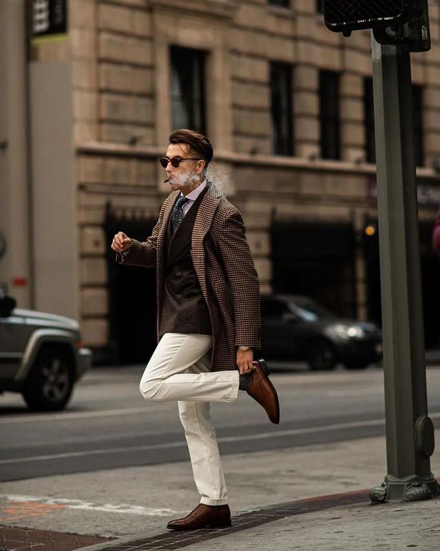 能穿好白色裤子的男人,魅力都不会差!这样穿造型优雅时髦