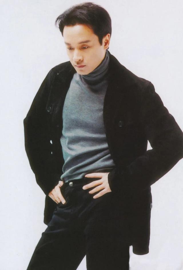 张国荣穿衣造型曾引争议,30年前的风格,在当今依旧是潮流