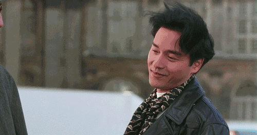 张国荣穿衣造型曾引争议,30年前的风格,在当今依旧是潮流