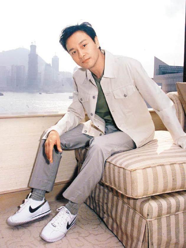 张国荣穿衣造型曾引争议,30年前的风格,在当今依旧是潮流