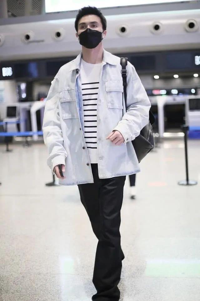 身高191cm的高伟光,牛仔外套+宽松长裤,这造型普通人驾驭不了