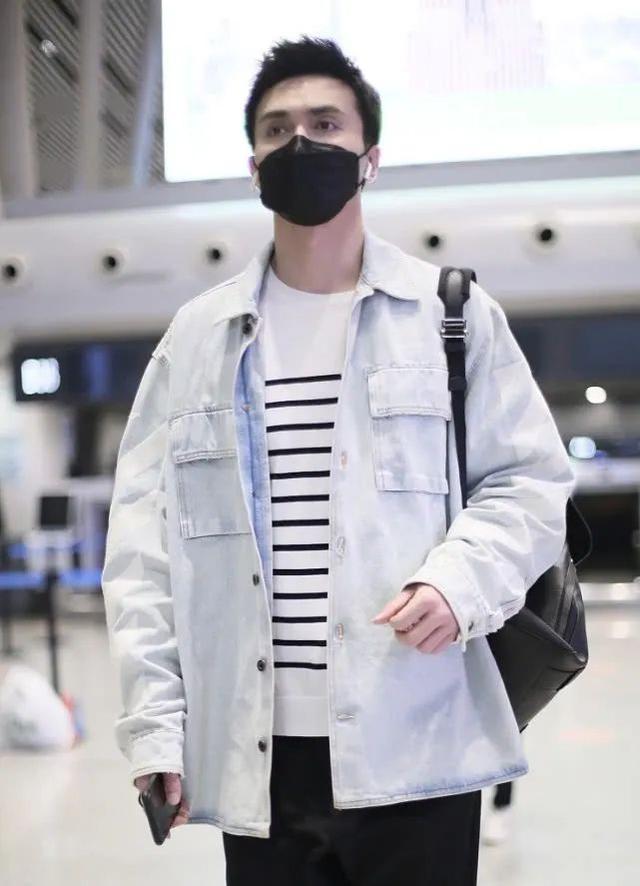 身高191cm的高伟光,牛仔外套+宽松长裤,这造型普通人驾驭不了