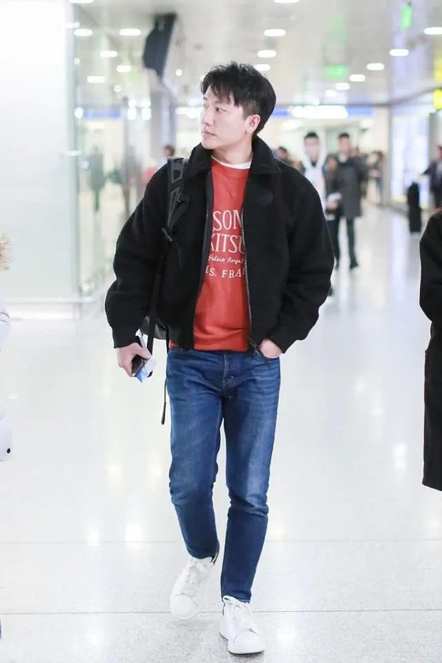 黄轩变换风格,造型低调帅气,这两组搭配轻松穿出时髦范