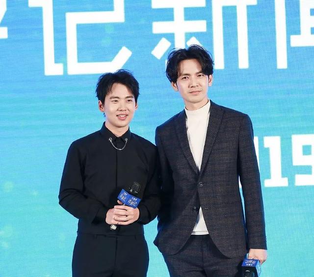 钟汉良帅气造型,这哪像45岁?造型青春时髦