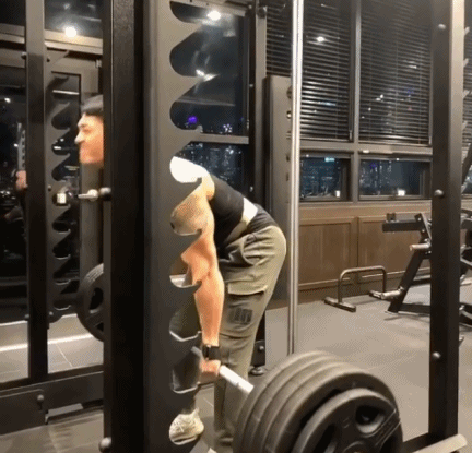 3年打造型男身材,臂围45公分,太强悍了