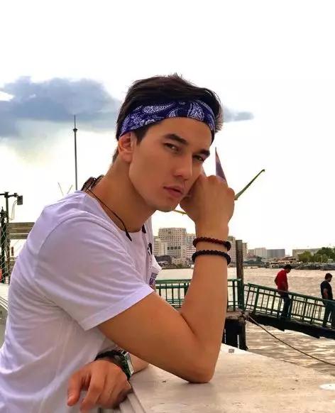 巴西肌肉小哥走红网络,完美身材让网友大呼:酸了!