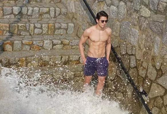 巴西肌肉小哥走红网络,完美身材让网友大呼:酸了!