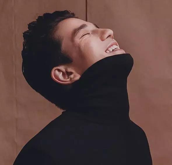 巴西肌肉小哥走红网络,完美身材让网友大呼:酸了!