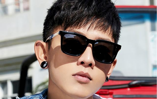 你的脸型适合什么样的眼镜,男生们看过来