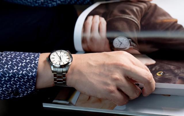 男生长时间戴手表,想不到还有这些变化