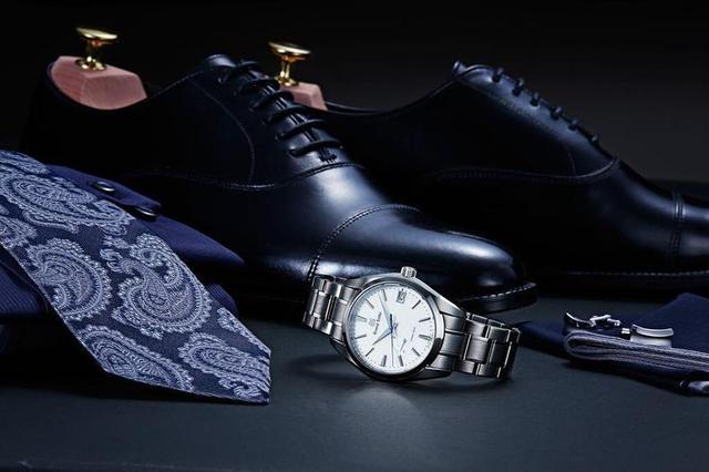 男生长时间戴手表,想不到还有这些变化