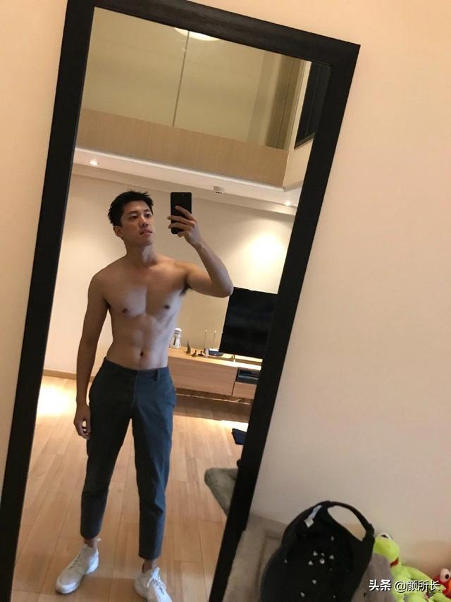 高又高又壮的肌肉帅哥,多张自拍迷人眼!