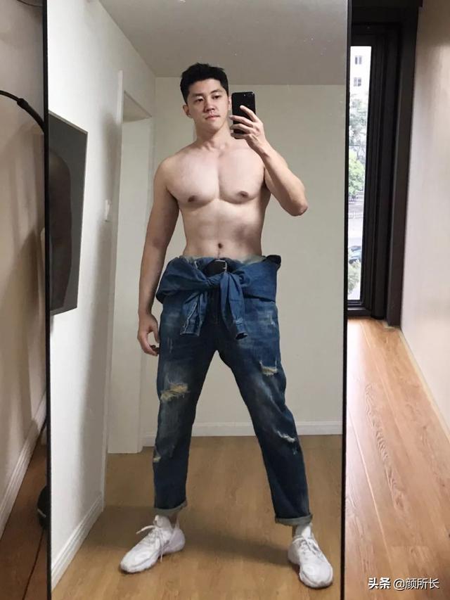 高又高又壮的肌肉帅哥,多张自拍迷人眼!