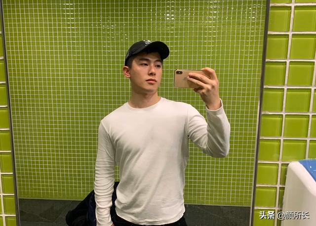 运动型肌肉帅哥,你可以吗?