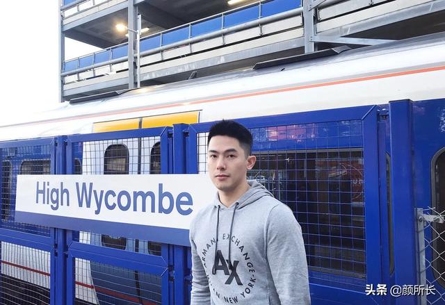 运动型肌肉帅哥,你可以吗?