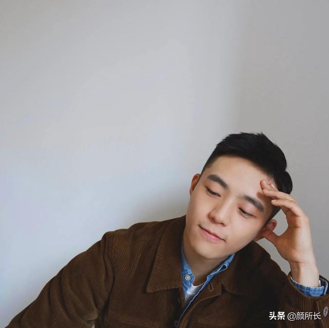 嘿,来签收你的正装男友!