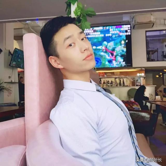 照片被多次盗用的肌肉帅哥,你在不撸帝上见过他照片吗?