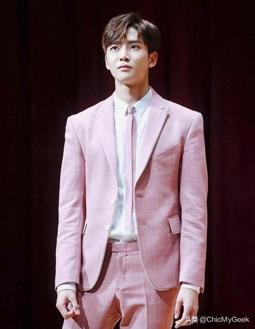 韩剧又出新男神!身高191cm,腿长破记录,帅得像从漫画走出来