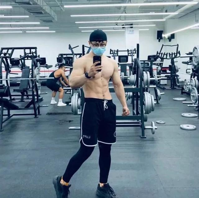 又一个北京肌肉医生刷屏,现在的医生都这么好了吗?